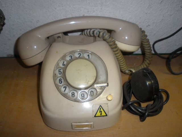 Telefon s kolečkem