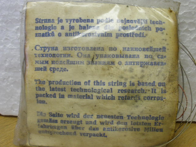 Struny-zadní starna